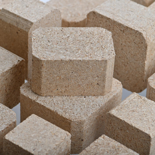 From waste wood to perfect pallet block